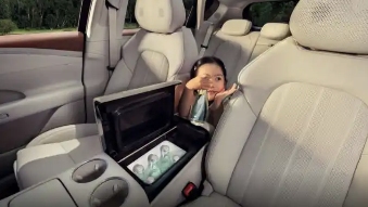 岚图FREE+搭载华为智驾与鸿蒙座舱，旗舰级车载冰箱体验揭晓