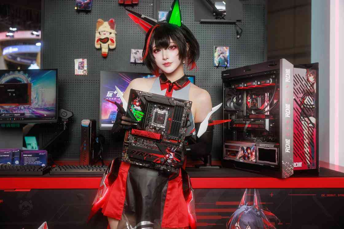ROG游戏展台引爆BW2025 初音未来联名主板登场