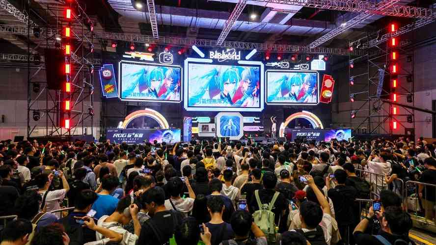 ROG游戏展台引爆BW2025 初音未来联名主板登场