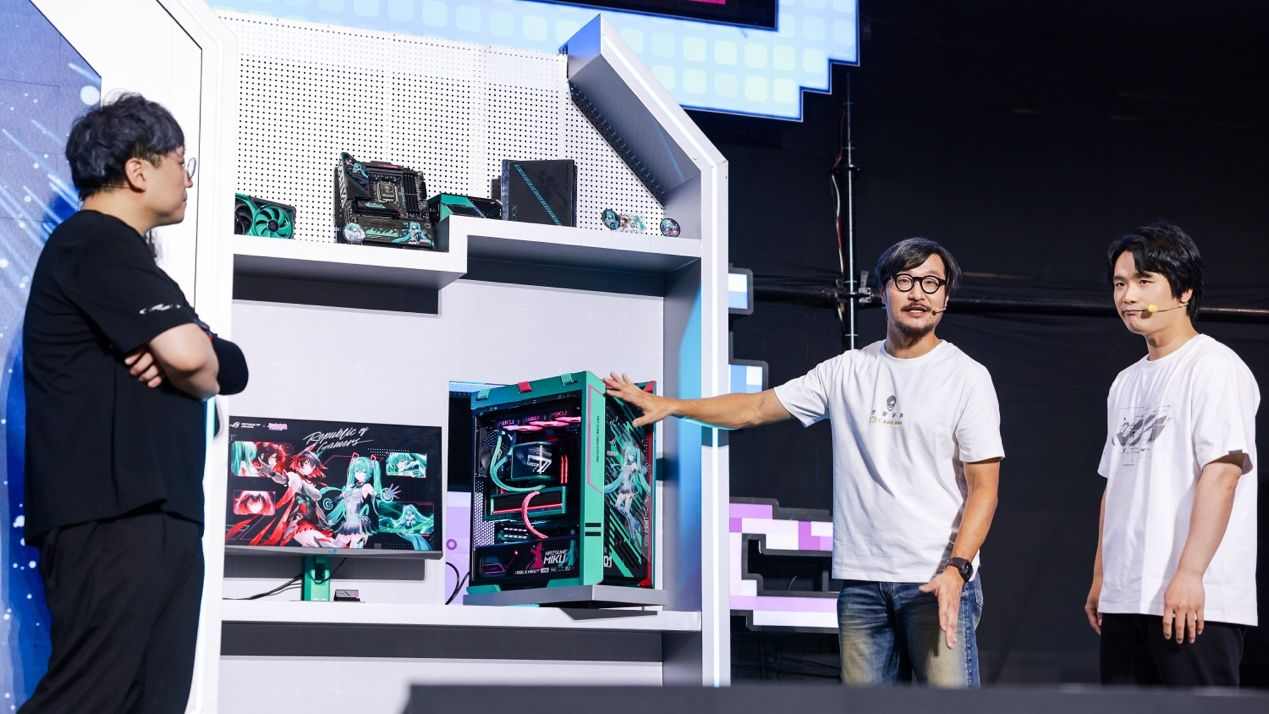 ROG游戏展台引爆BW2025 初音未来联名主板登场