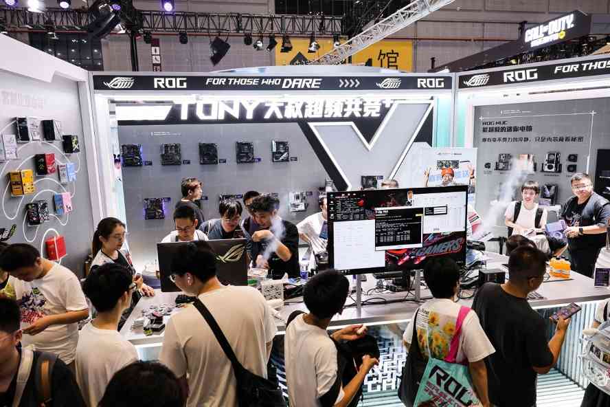 ROG主板创新技术引领超频新体验