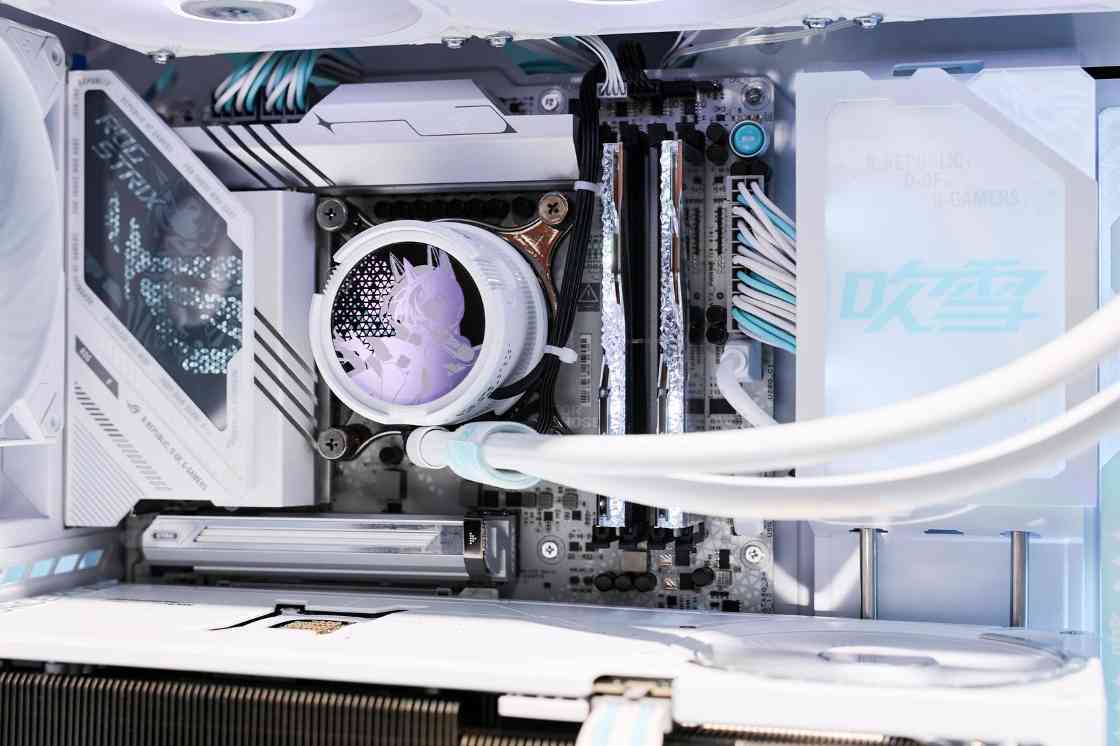 ROG游戏展台引爆BW2025 初音未来联名主板登场