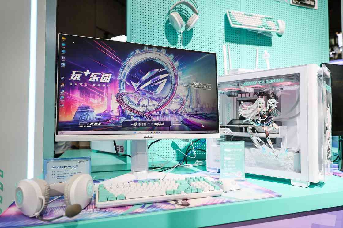 ROG游戏展台引爆BW2025 初音未来联名主板登场