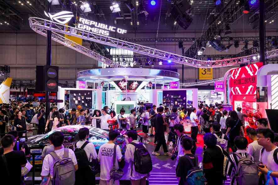 ROG玩+乐园IP联动引爆二次元狂潮 高颜值电竞装备畅玩新体验