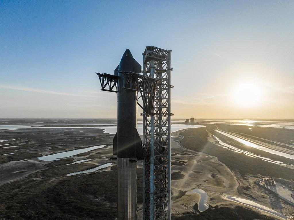 马斯克2025年争议背后：资本与太空的胜利